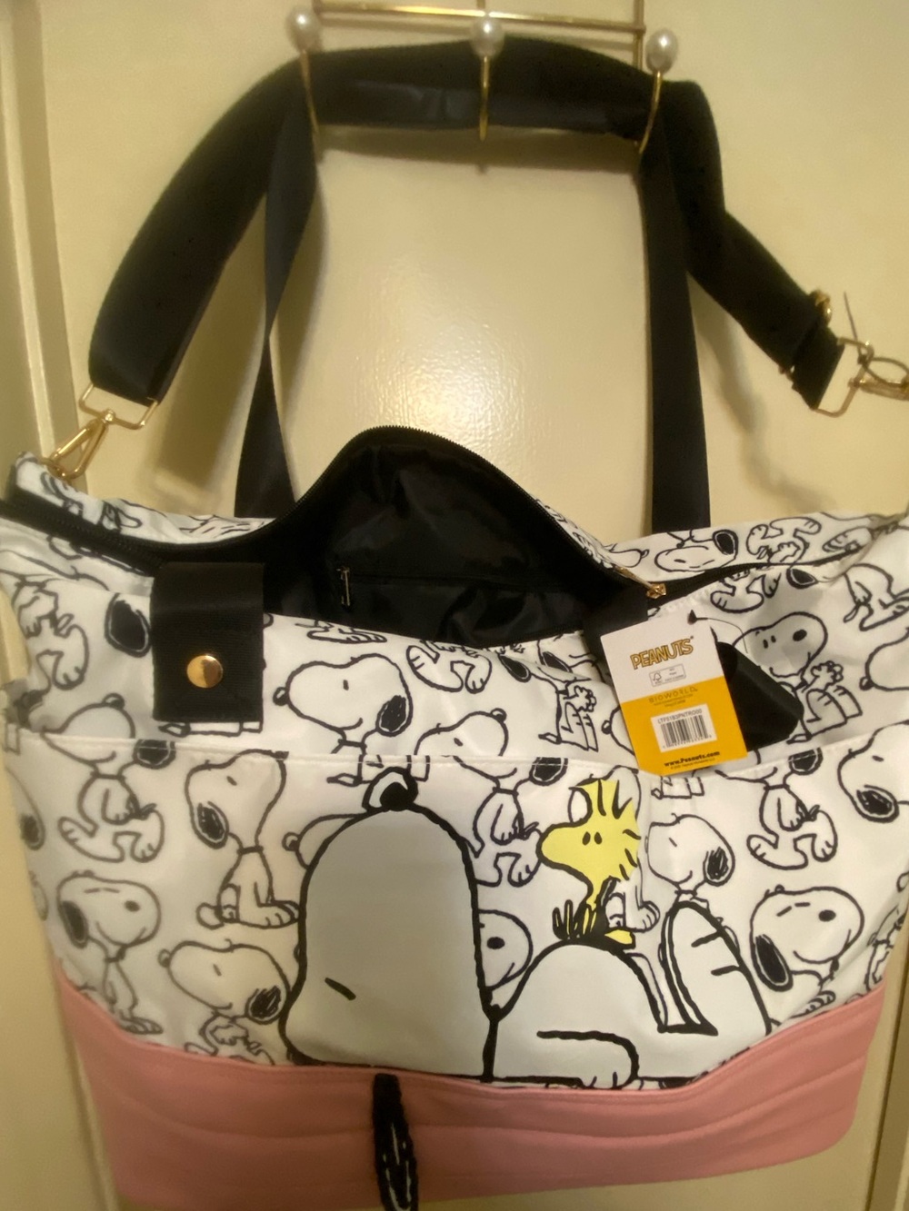 Peanuts Snoopy & Woodstock Duffle Bag in White, Pink & Black